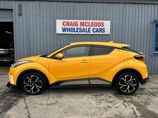 2017 Toyota C-HR - Thumbnail