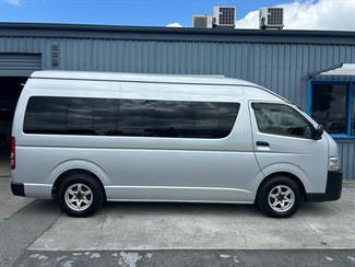 2015 Toyota HIACE - Thumbnail