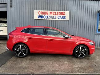 2015 Volvo V40 - Thumbnail