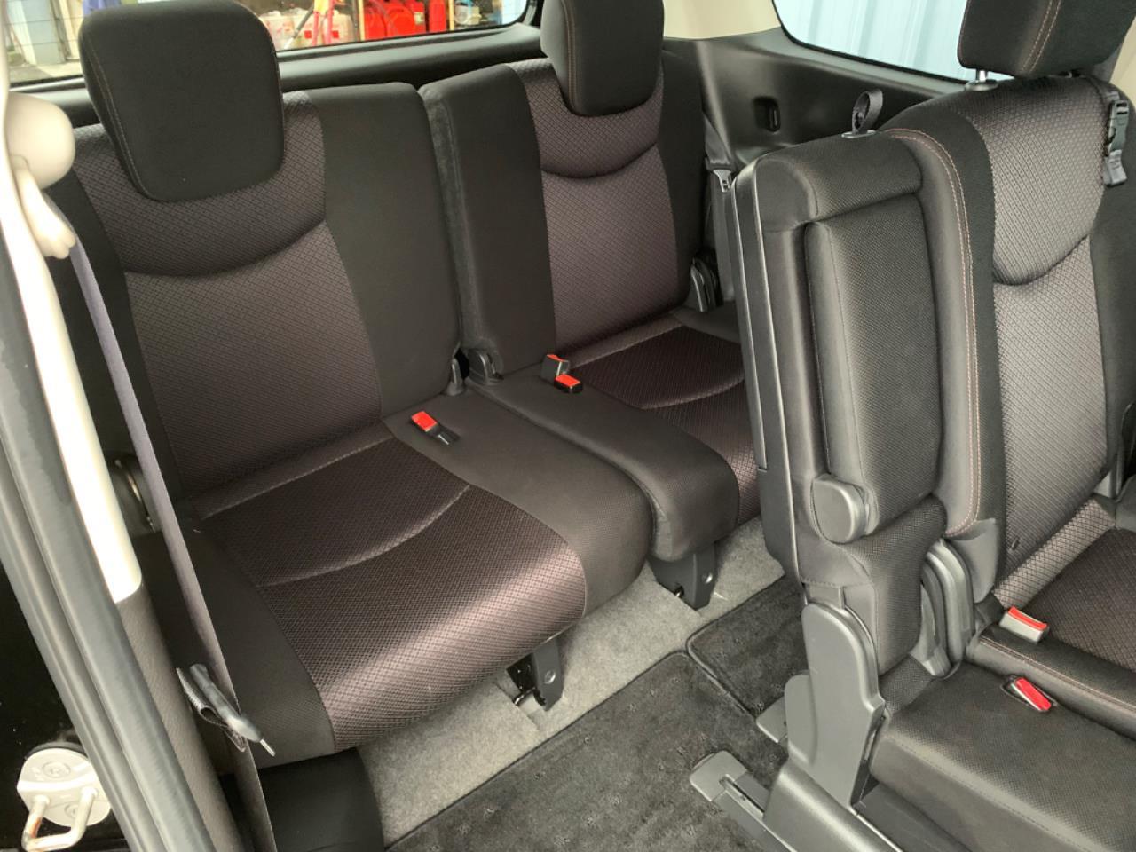 2013 Nissan SERENA