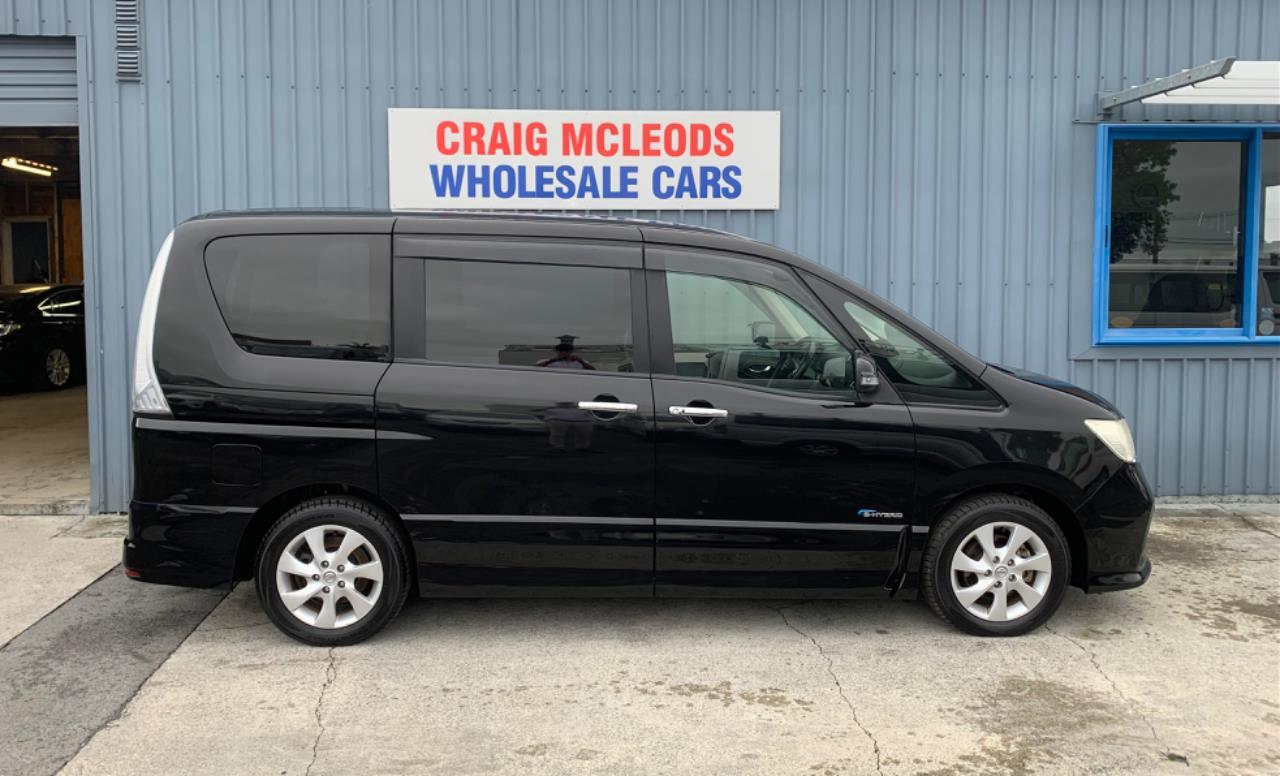 2013 Nissan SERENA