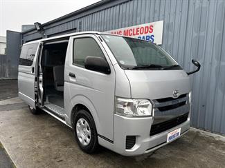 2018 Toyota HIACE - Thumbnail