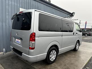 2018 Toyota HIACE - Thumbnail