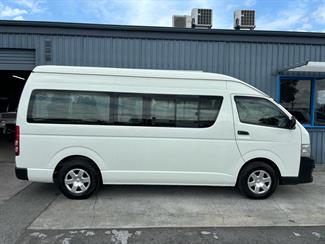 2013 Toyota HIACE - Thumbnail