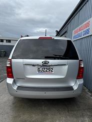 2012 Kia Carnival - Thumbnail