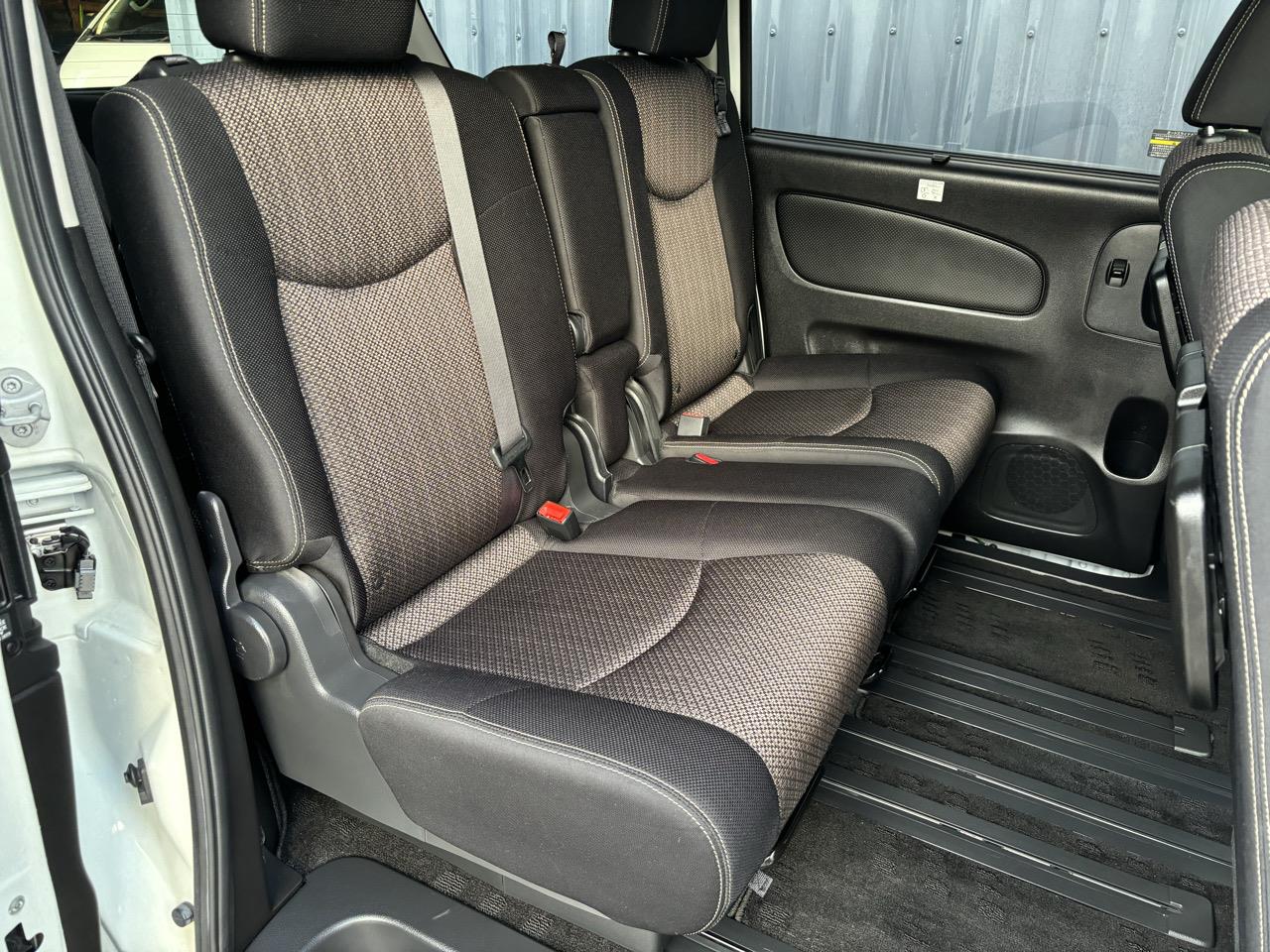 2014 Nissan SERENA