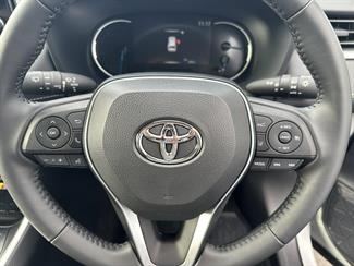 2022 Toyota RAV4 - Thumbnail