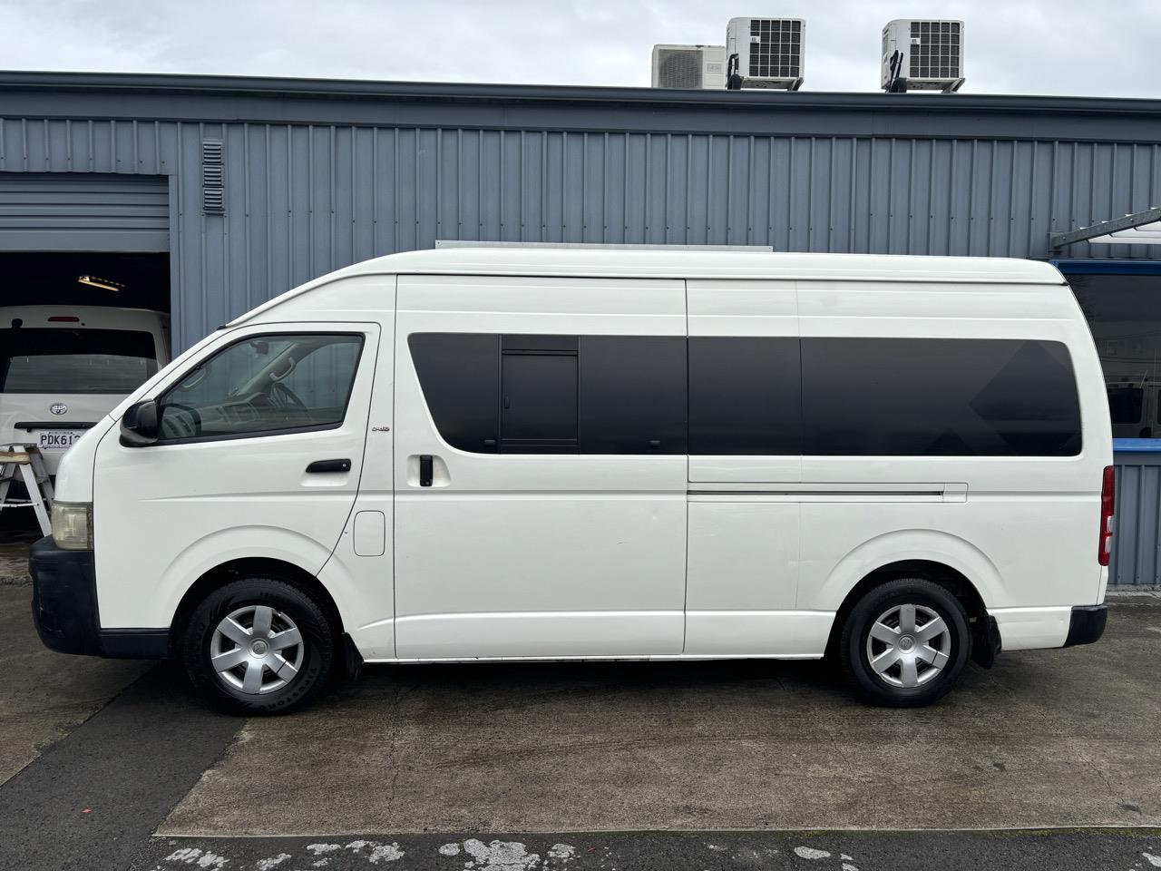 2006 Toyota HIACE