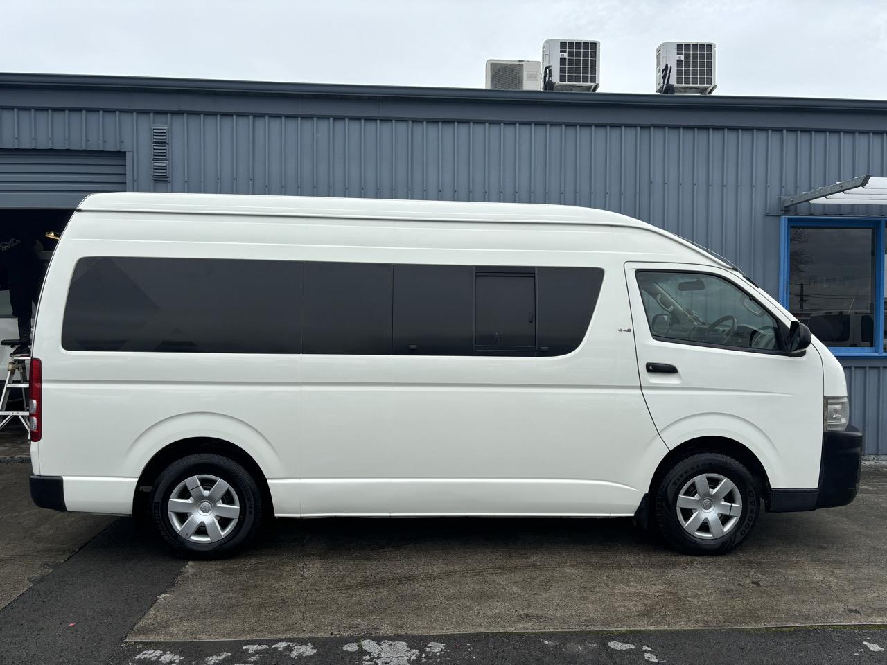 2006 Toyota HIACE