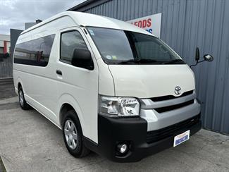 2020 Toyota HIACE - Thumbnail