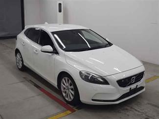 2015 Volvo V40 - Thumbnail