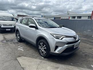 2016 Toyota RAV4 - Thumbnail