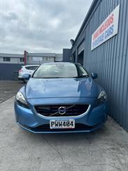 2016 Volvo V40 - Thumbnail