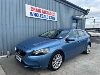 2016 Volvo V40 - Thumbnail