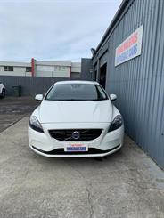 2014 Volvo V40 - Thumbnail