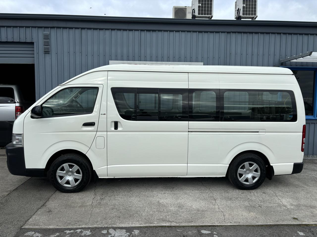 2006 Toyota HIACE