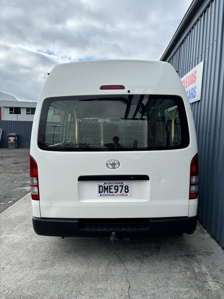 2006 Toyota HIACE