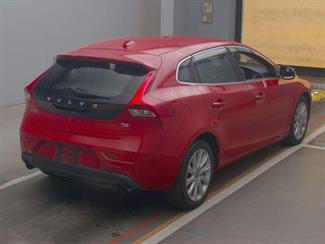 2015 Volvo V40 - Thumbnail