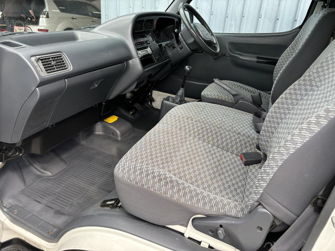 2003 Toyota HIACE