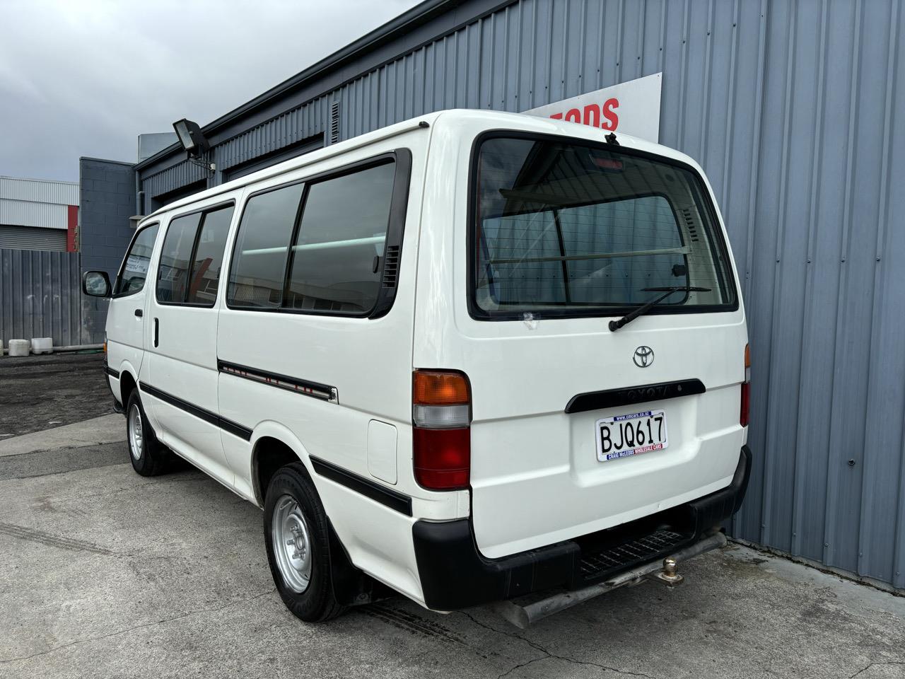 2003 Toyota HIACE