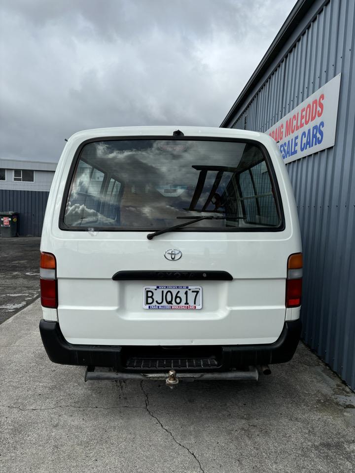 2003 Toyota HIACE