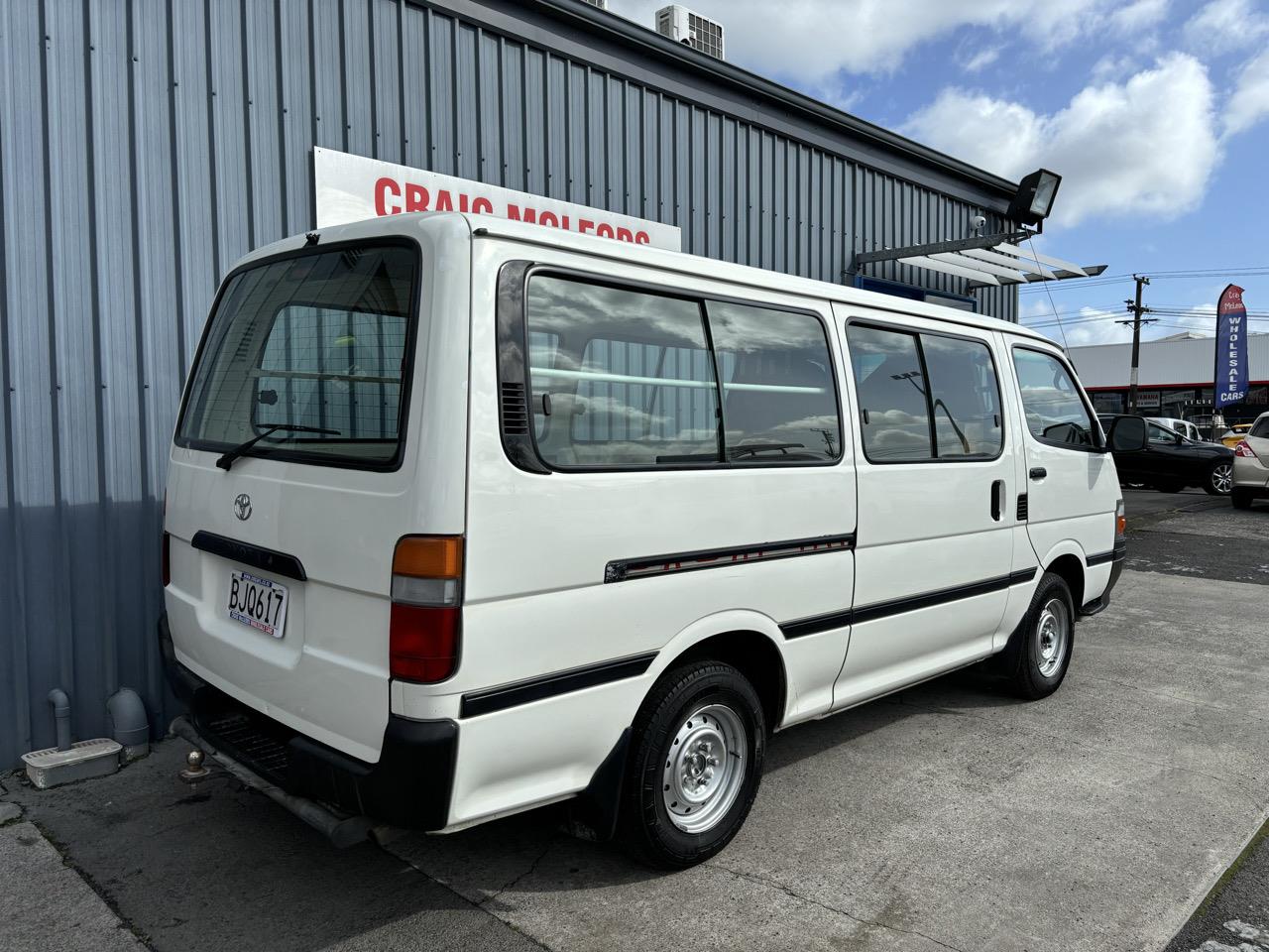 2003 Toyota HIACE